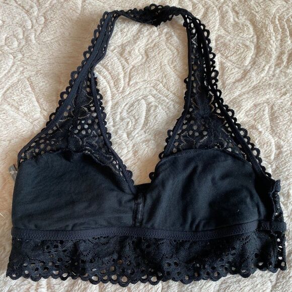 SUPER CUTE! NWT AERIE BLACK CROCHET BRALETTE HALTER TOP SIZE S/M - Picture 7 of 10